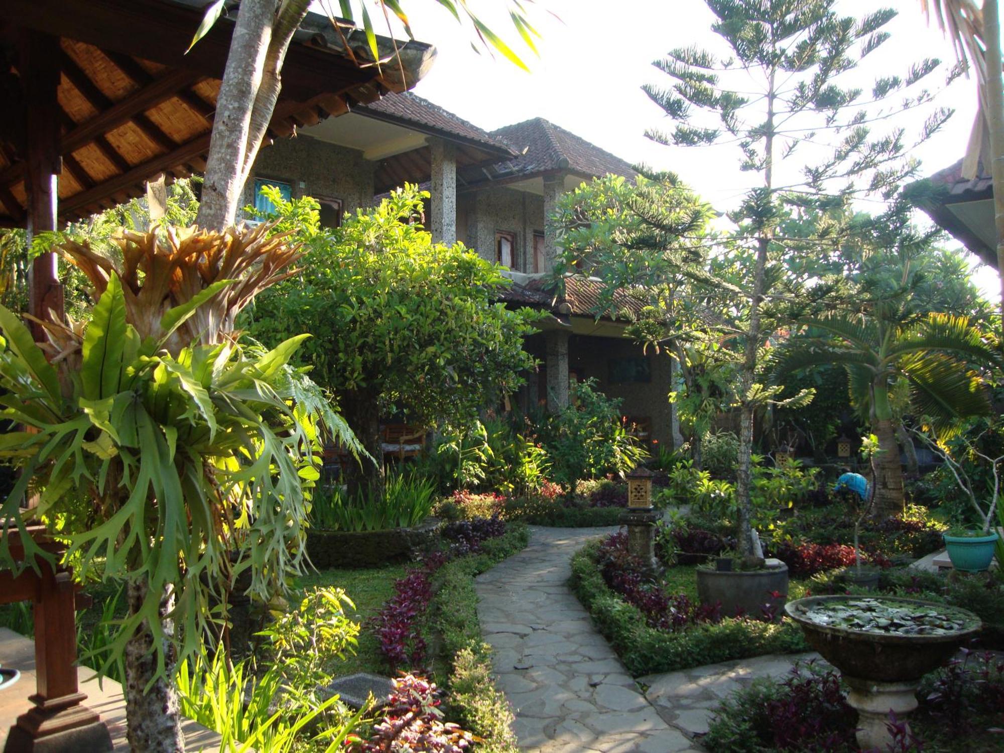 Gusti Home Stay Ubud Oda fotoğraf